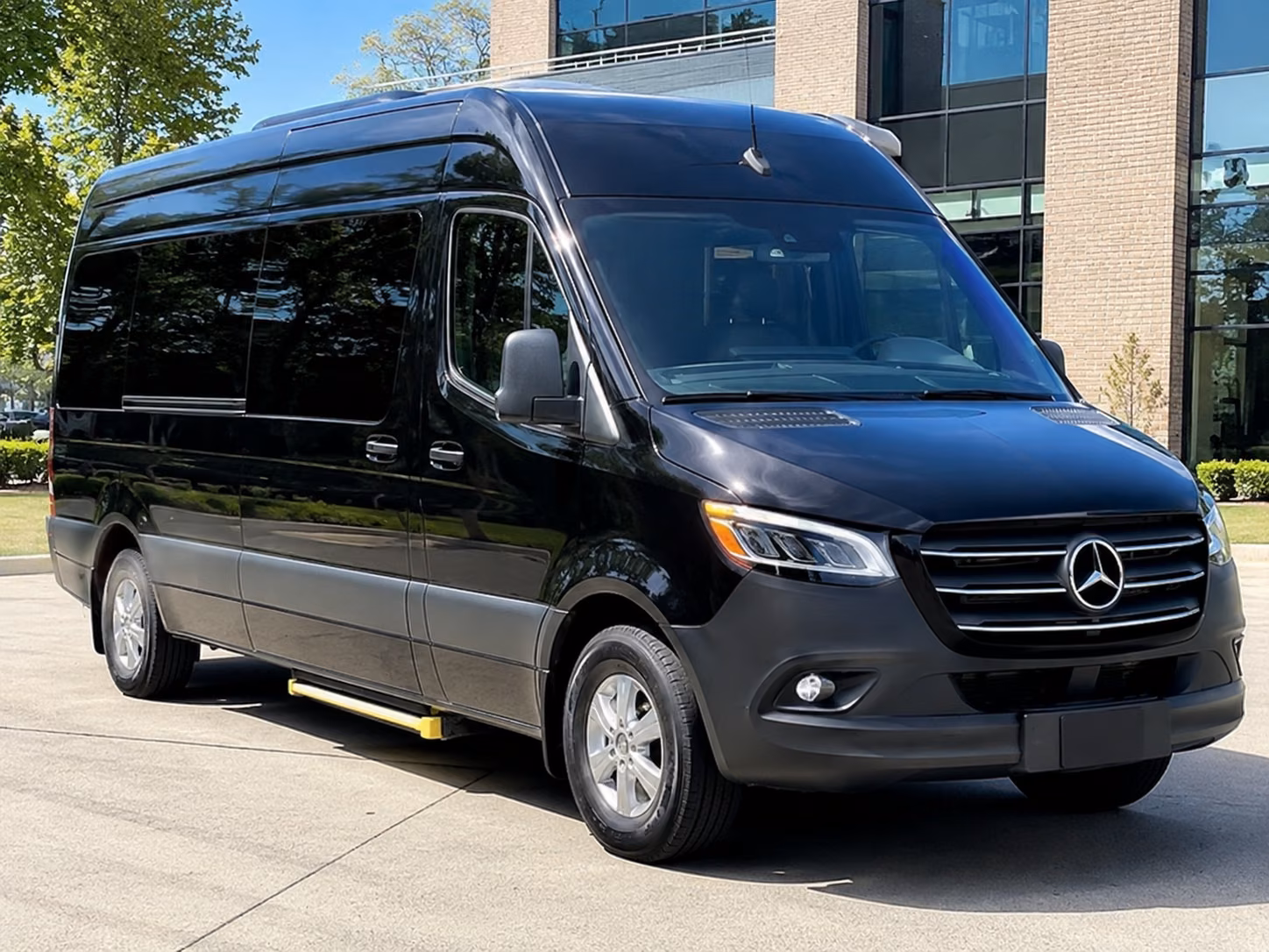 find the perfect transportation for your next airport transfer 2