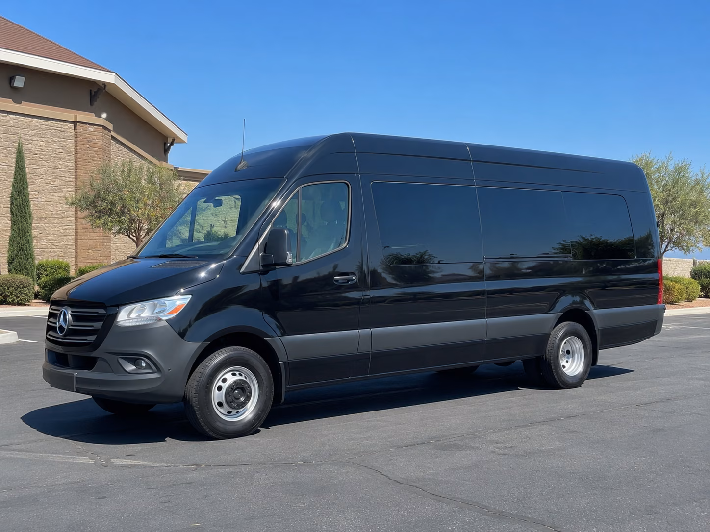 oakland 10 passenger sprinter van